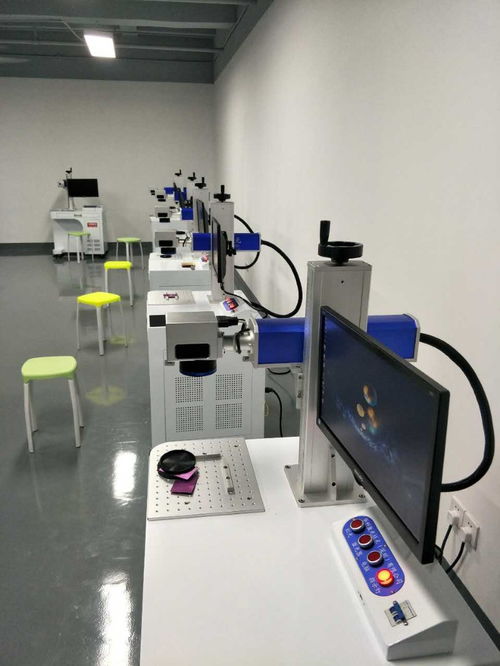 开关面板激光镭雕机 塑料与金属加工的专业利器，助力深圳工程机械与通信设备维修升级